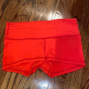 Lulu lemon red booty short